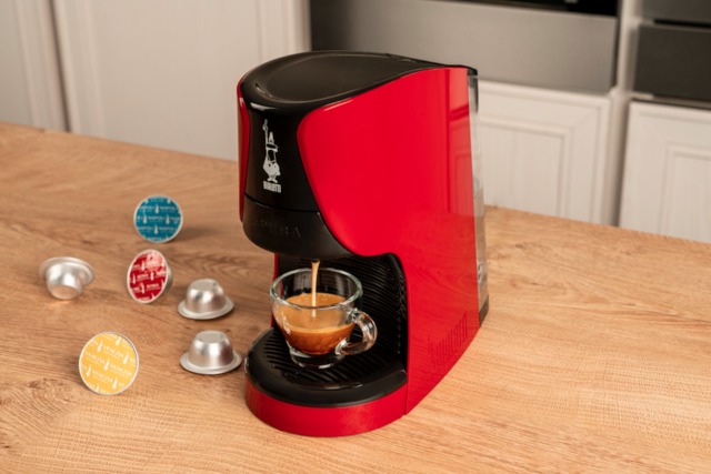 macchina espresso rossa Opera di Bialetti macchina espresso rossa Opera di Bialetti