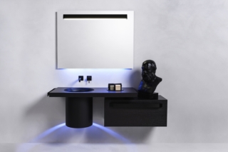 cassettone della collezione Abisso di Atelier12 con design Francesco Meneghello in rovere tinto nero cassettone della collezione Abisso di Atelier12 con design Francesco Meneghello in rovere tinto nero