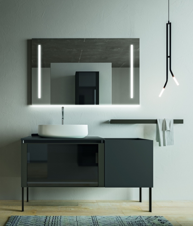 composizione Segno 28 in nobilitato Grigio Minerale di Cerasa è formata da una base lavabo con cassetto e cassetto interno e specchio composizione Segno 28 in nobilitato Grigio Minerale di Cerasa è formata da una base lavabo con cassetto e cassetto interno e specchio