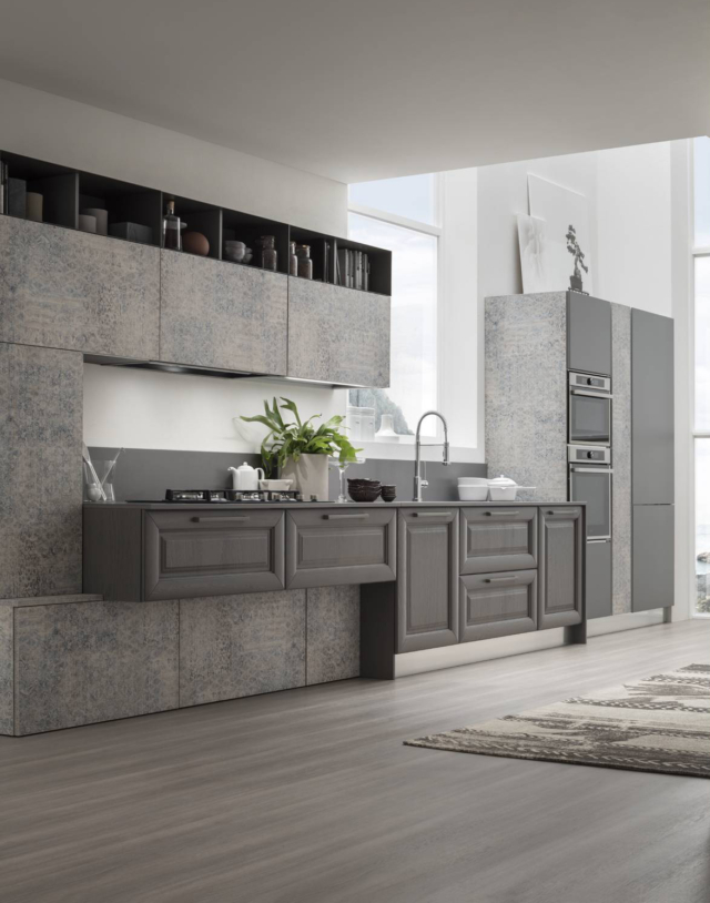 Cucina Lola di Arrex Le Cucine, in finitura décapé nel colore di tendenza antracite Cucina Lola di Arrex Le Cucine, in finitura décapé nel colore di tendenza antracite