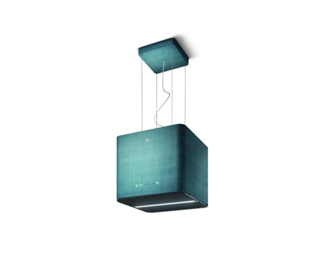 A sospensione, la cappa filtrante Pix di Elica, a forma di cubo dagli spigoli stondati, disponibile nelle finiture bianco, nero, cemento e denim A sospensione, la cappa filtrante Pix di Elica, a forma di cubo dagli spigoli stondati, disponibile nelle finiture bianco, nero, cemento e denim