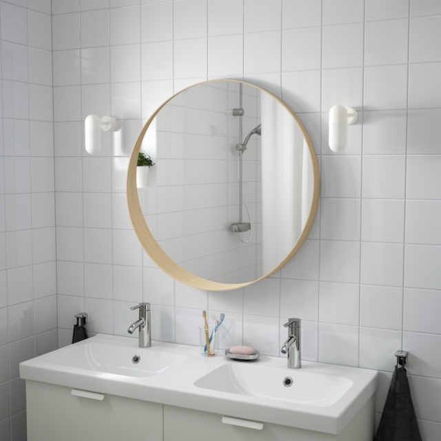 Ikea Specchio Bagno Con Luce.Specchi Del Bagno Semplici O Con Cornice Con Luce O Senza Retroilluminati Oppure No Cose Di Casa