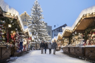 mercatino di Natale in Piazza Città a Vipiteno mercatino di Natale in Piazza Città a Vipiteno