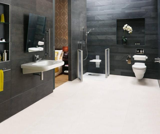 lavabo senza colonna fissato alla parete collezione Contour 21 di Ideal Standard con il miscelatore a leva Ceraplus di Ideal Standard lavabo senza colonna fissato alla parete collezione Contour 21 di Ideal Standard con il miscelatore a leva Ceraplus di Ideal Standard