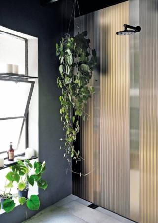 Wall Deco Wet Out System Singing in the rain carta da parati per doccia color oro Wall Deco Wet Out System Singing in the rain carta da parati per doccia color oro