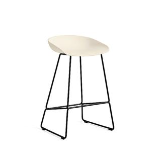 Per il bancone
Minimal, lo sgabello About di Hay (www.haydk) è in acciaio e polipropilene. Misura L 50 x P 48
x H 74-85 cm. Costa 215 euro. Per il bancone
Minimal, lo sgabello About di Hay (www.haydk) è in acciaio e polipropilene. Misura L 50 x P 48
x H 74-85 cm. Costa 215 euro.