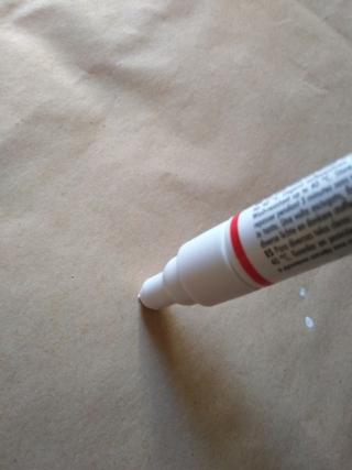 schiacciate la punta del pennarello fino a far uscire il colore schiacciate la punta del pennarello fino a far uscire il colore