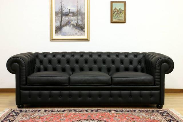 Divano letto Chesterfield nero in pelle Divano letto Chesterfield nero in pelle