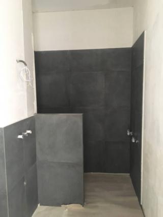 doccia bagno grigio piastrelle finite