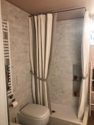 elegante tenda doccia in lino doppiata con tessuto impemeabile e bastone in ferro