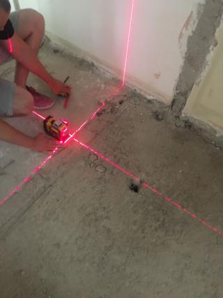Tracciamento nuovi  tavolati con il laser Tracciamento nuovi  tavolati con il laser