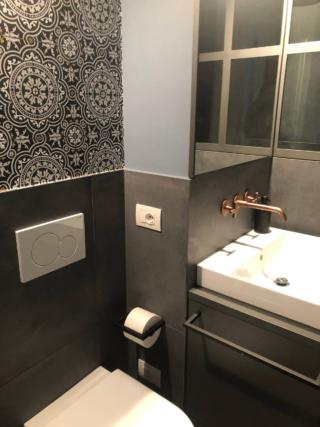 vista bagno grigio finito