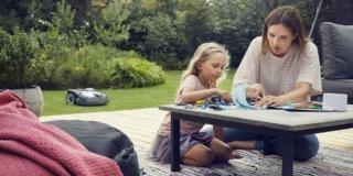 Husqvarna,-Husqvarna-Automower-305,-apertura- Husqvarna,-Husqvarna-Automower-305,-apertura-