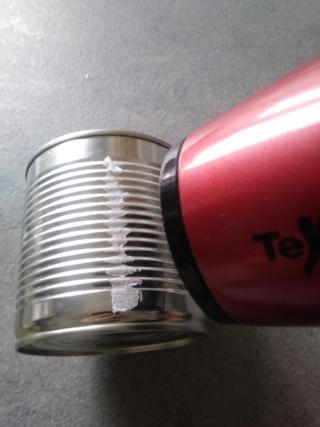 Staccate le etichette e sgrassate bene i barattoli con acqua e sapone. Asciugate bene. Staccate le etichette e sgrassate bene i barattoli con acqua e sapone. Asciugate bene.