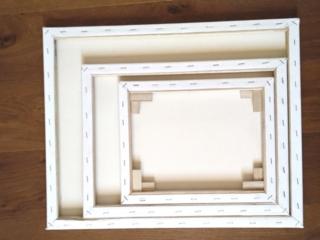 Acquistate tre tele di dimensioni diverse Acquistate tre tele di dimensioni diverse