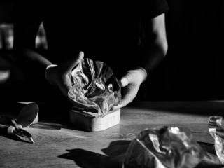 Slamp tecnopolimeri lavorati a mano, foto Pedo Sadio