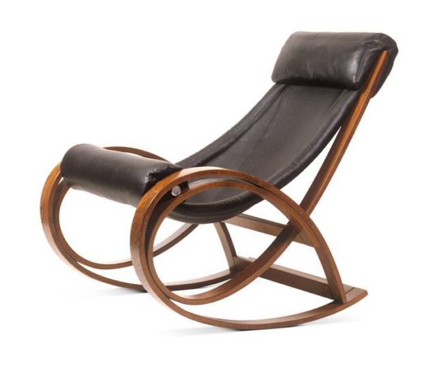 Sedia a dondolo Sgarsul (design GaeAulenti) di Poltronova, 1962 (© Vitra Design Museum, foto Andreas Sütterlin). Sedia a dondolo Sgarsul (design GaeAulenti) di Poltronova, 1962 (© Vitra Design Museum, foto Andreas Sütterlin).