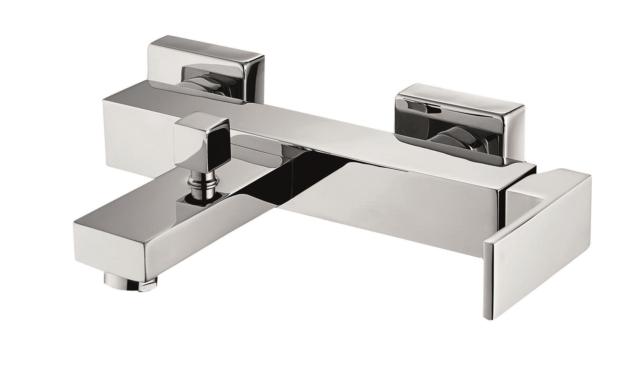 miscelatore monocomando per vasca della serie Zoe di Idro-Bric con finitura cromo miscelatore monocomando per vasca della serie Zoe di Idro-Bric con finitura cromo