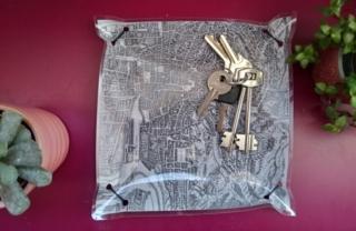 svuotatasche realizzato con stampa di antica mappa bianco e nero