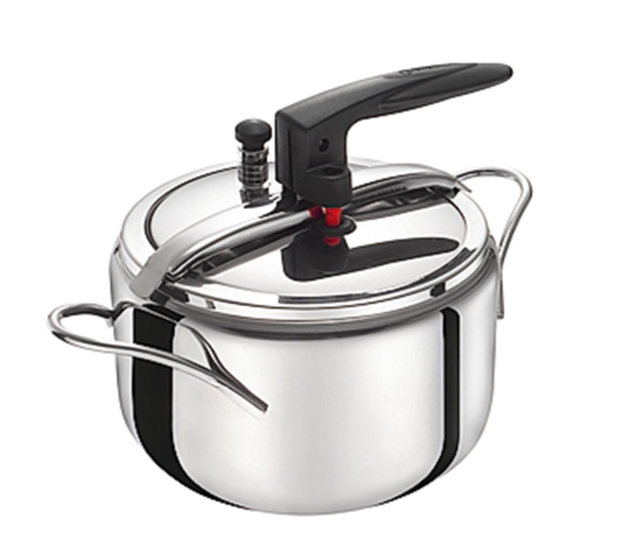 Pentola a pressione Divina di Aeternum, in acciaio inox anche per induzione Pentola a pressione Divina di Aeternum, in acciaio inox anche per induzione