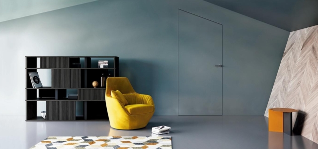 Porta battente filomuro Absolute Swing di Ermetika trapezoidale per sottotetti Porta battente filomuro Absolute Swing di Ermetika trapezoidale per sottotetti