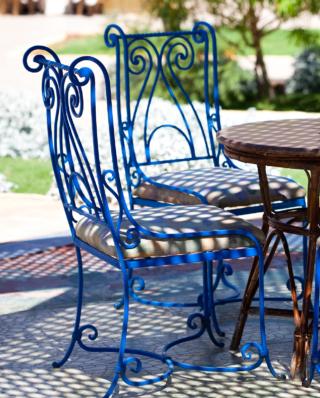 RINNOVARE GLI ARREDI DA ESTERNO con lo specialista del colore  gamma smalti RINNOVARE GLI ARREDI DA ESTERNO con lo specialista del colore  gamma smalti