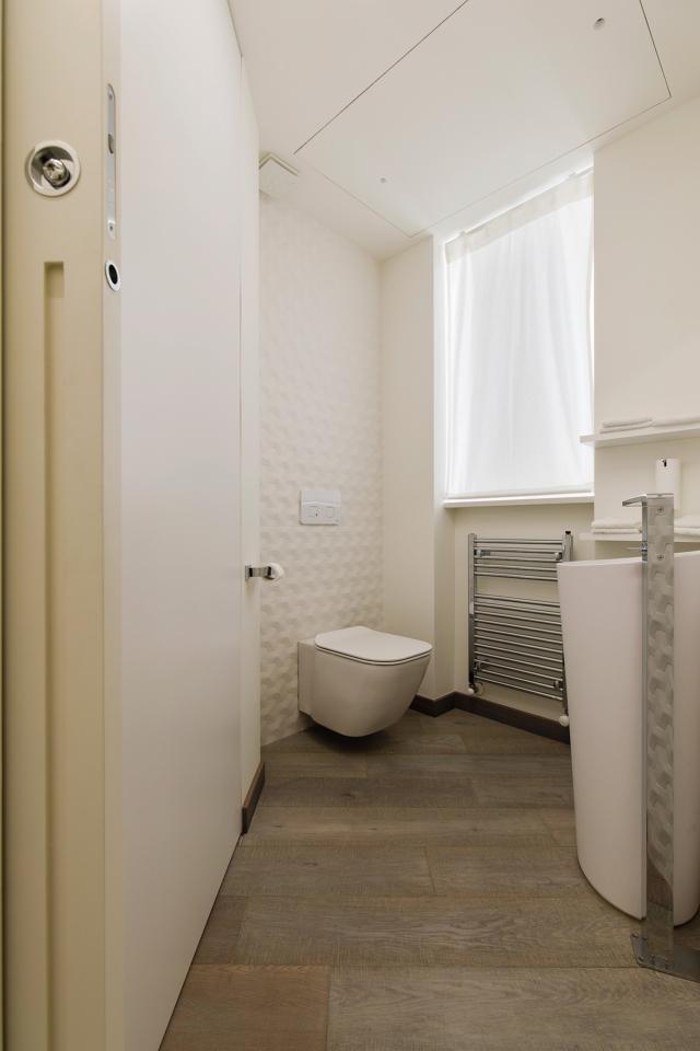 interno a tinte neutre del bagno di 3,5 mq interno a tinte neutre del bagno di 3,5 mq