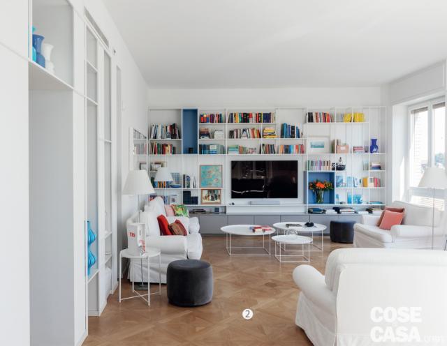 soggiorno, struttura passante un muratura, parquet decorato originale, zona conversazione, divani, portafinestra, parete attrezzata, zona tv soggiorno, struttura passante un muratura, parquet decorato originale, zona conversazione, divani, portafinestra, parete attrezzata, zona tv