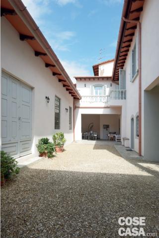 Il cortile della villa d'epoca.