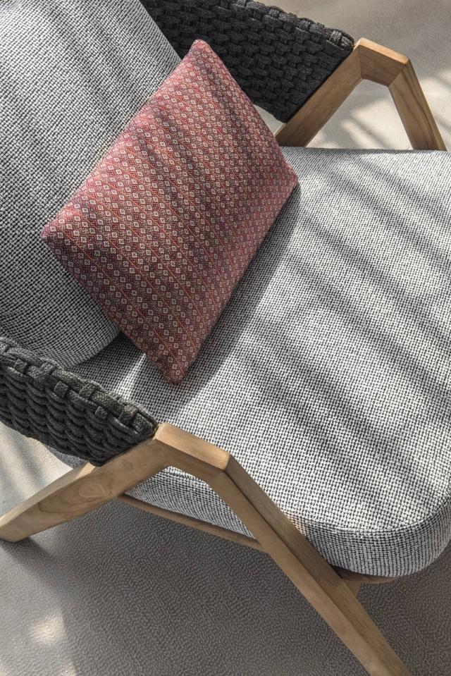 poltroncina Knit (design Patrick Norguet) di Ethimo poltroncina Knit (design Patrick Norguet) di Ethimo