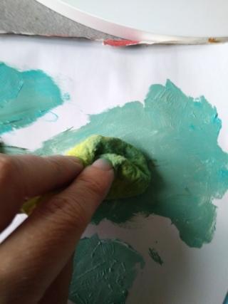 Oppure prendete poco colore con la spugna Oppure prendete poco colore con la spugna