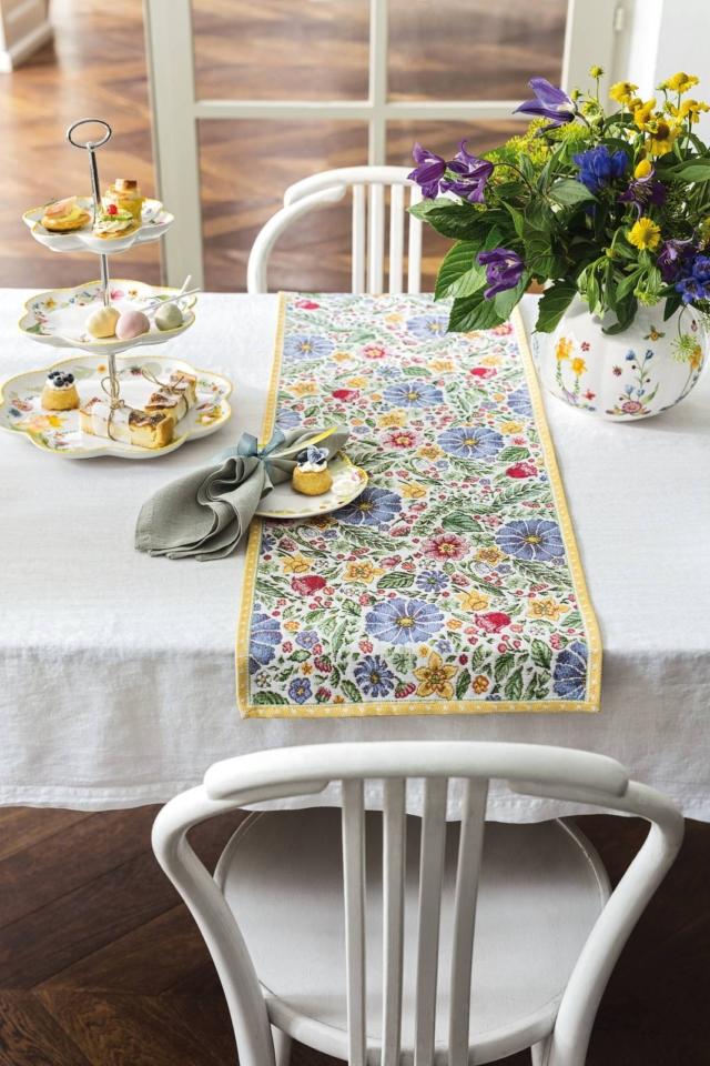 runner Villeroy Boch Spring AwakeningHand runner Villeroy Boch Spring AwakeningHand