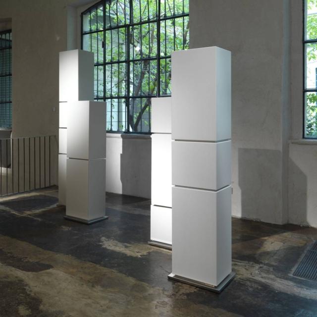 mobili alti e stretti BadBuddy di Opinion Ciatti moduli anta mdf laccato antigraffio bianco mobili alti e stretti BadBuddy di Opinion Ciatti moduli anta mdf laccato antigraffio bianco