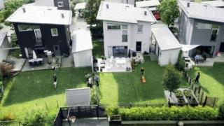 Livello acustico fino a 13 dB(A) inferiore rispetto a quello di un motore a 2 tempi Livello acustico fino a 13 dB(A) inferiore rispetto a quello di un motore a 2 tempi