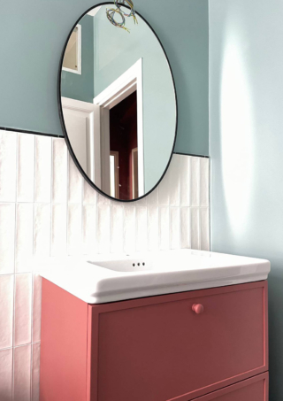 Montaggio mobile e specchio Montaggio mobile e specchio