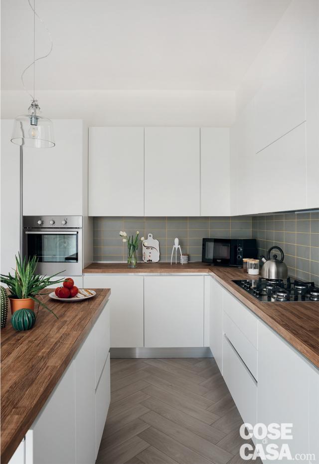 cucina angolare bianca con top in legno cucina angolare bianca con top in legno