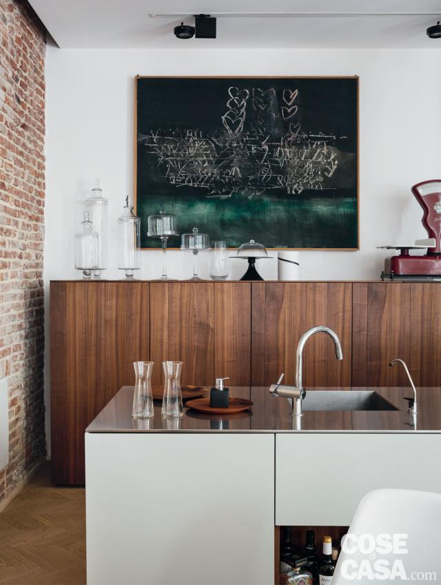 cucina, parete in mattoni, dispensa, isola centrale, dettaglio, zona lavaggio, pavimento in parquet cucina, parete in mattoni, dispensa, isola centrale, dettaglio, zona lavaggio, pavimento in parquet