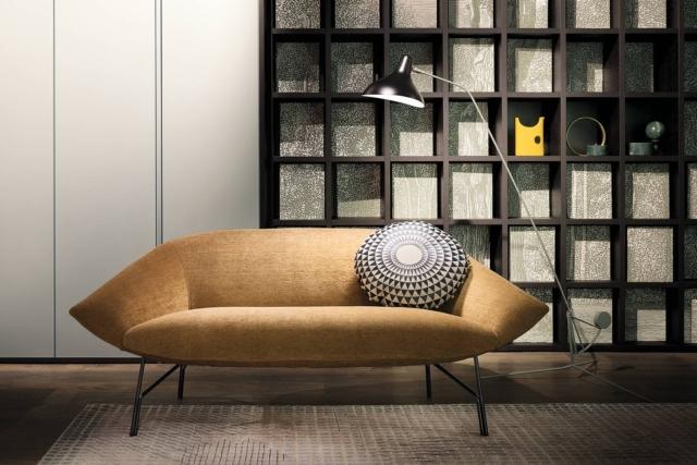 divano due posti lennox lema tessuto giallo ocra struttura metallo color bronzo divano due posti lennox lema tessuto giallo ocra struttura metallo color bronzo