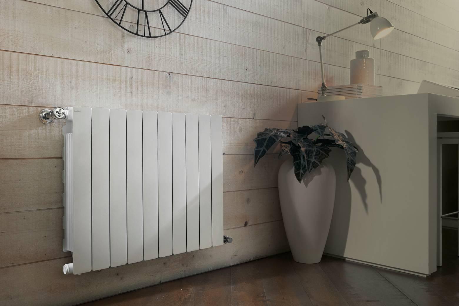 Termosifone radiatore da muro scaldasalviette design calorifero piatto pannello