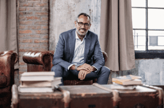 L'interior designer Andrea Castrignano. Foto di Davide Bernardelli