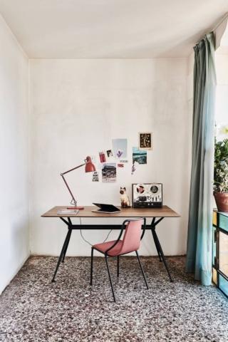 scrivania tavolo brioso midj telaio acciaio laccato nero piano impiallacciato noce fiammato scrivania tavolo brioso midj telaio acciaio laccato nero piano impiallacciato noce fiammato