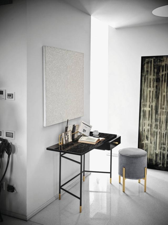 scrivania vanity bontempi struttura metallo nero dettagli oro piano supermarmo scrivania vanity bontempi struttura metallo nero dettagli oro piano supermarmo