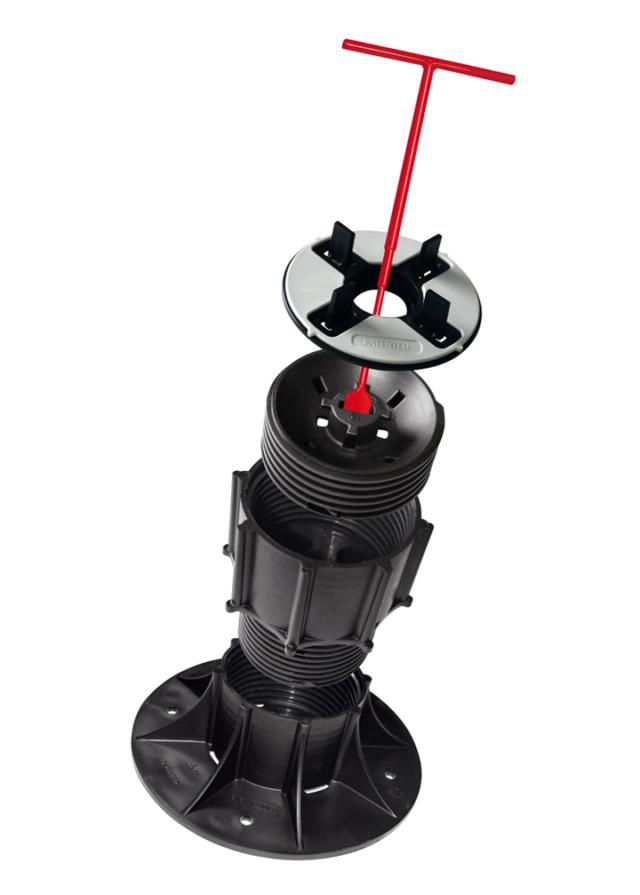 La Pedestal Line di Eterno Ivica è pensata per le pavimentazioni sopraelevate da esterno; è composta da una serie di supporti modulari e regolabili che si adattano a ogni tipo di pavimento. Possono compensare le piccole imperfezioni dei piani di posa grazie alla chiave di regolazione, alla base del sistema, capace di regolare i supporti. www.eternoivica.com La Pedestal Line di Eterno Ivica è pensata per le pavimentazioni sopraelevate da esterno; è composta da una serie di supporti modulari e regolabili che si adattano a ogni tipo di pavimento. Possono compensare le piccole imperfezioni dei piani di posa grazie alla chiave di regolazione, alla base del sistema, capace di regolare i supporti. www.eternoivica.com