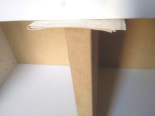 Fate realizzare una tavola anche come divisorio e sostegno interno. Fate realizzare una tavola anche come divisorio e sostegno interno.