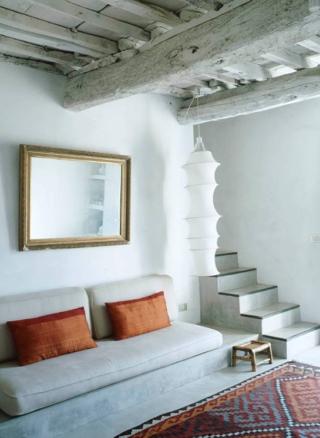 Lampada che scende e arriva bassa