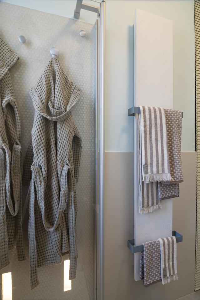 radiatore ibrido nel bagno per la casa al mare radiatore ibrido nel bagno per la casa al mare