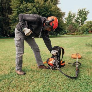 2. Modello a motore a scoppio in fase di accensione.