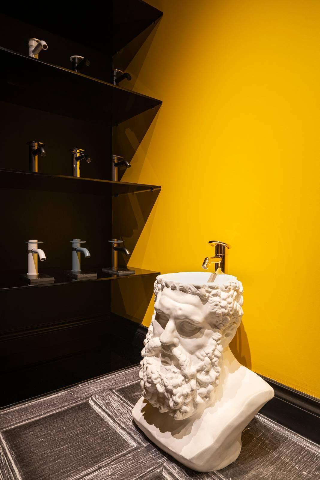 ART&DESIGN CASTRIGNANO allestimento via adige 11