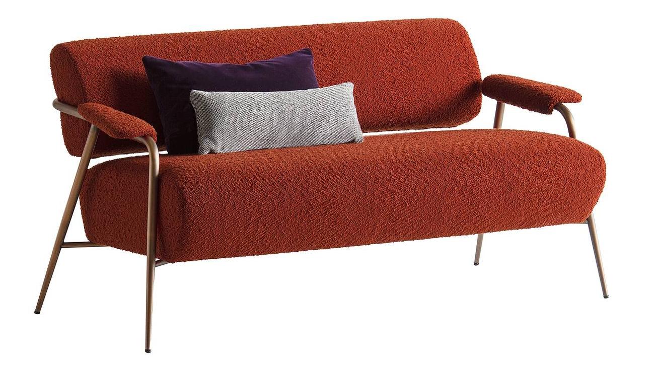 Stay di Potocco (www.potoccospa.com) ha seduta
e schienale in poliuretano espanso ignifugo con
struttura in tubolare di metallo, rivestimento fisso.
Misura L 147 x P 77 x H 74 cm. Costa da 3.707 euro. Stay di Potocco (www.potoccospa.com) ha seduta
e schienale in poliuretano espanso ignifugo con
struttura in tubolare di metallo, rivestimento fisso.
Misura L 147 x P 77 x H 74 cm. Costa da 3.707 euro.