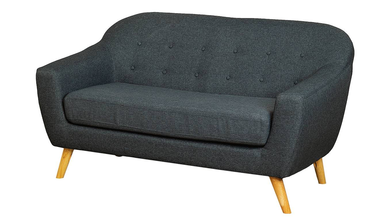 Aktic di Sklum (www.sklum.com) ha lo schienale
con i braccioli integrati e assicura il massimo
comfort. Le gambe sono in legno di eucalipto.
Misura L 148 x P 83 x H 83 cm e costa 329,95 euro. Aktic di Sklum (www.sklum.com) ha lo schienale
con i braccioli integrati e assicura il massimo
comfort. Le gambe sono in legno di eucalipto.
Misura L 148 x P 83 x H 83 cm e costa 329,95 euro.